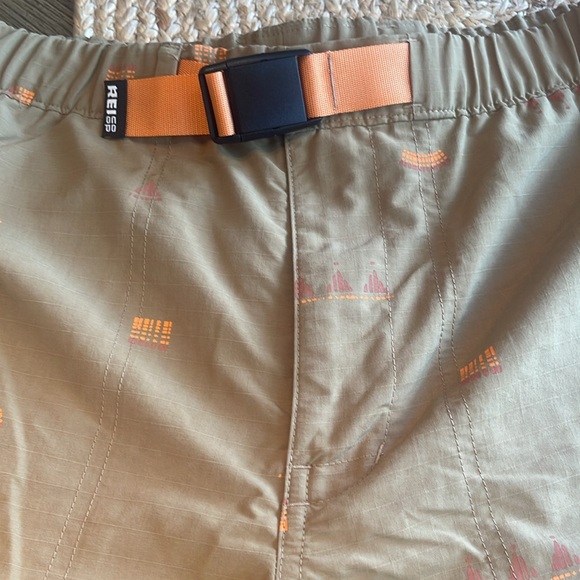 REI Co-op Trailmade Amphid Shorts WM sz M - Picture 2 of 12